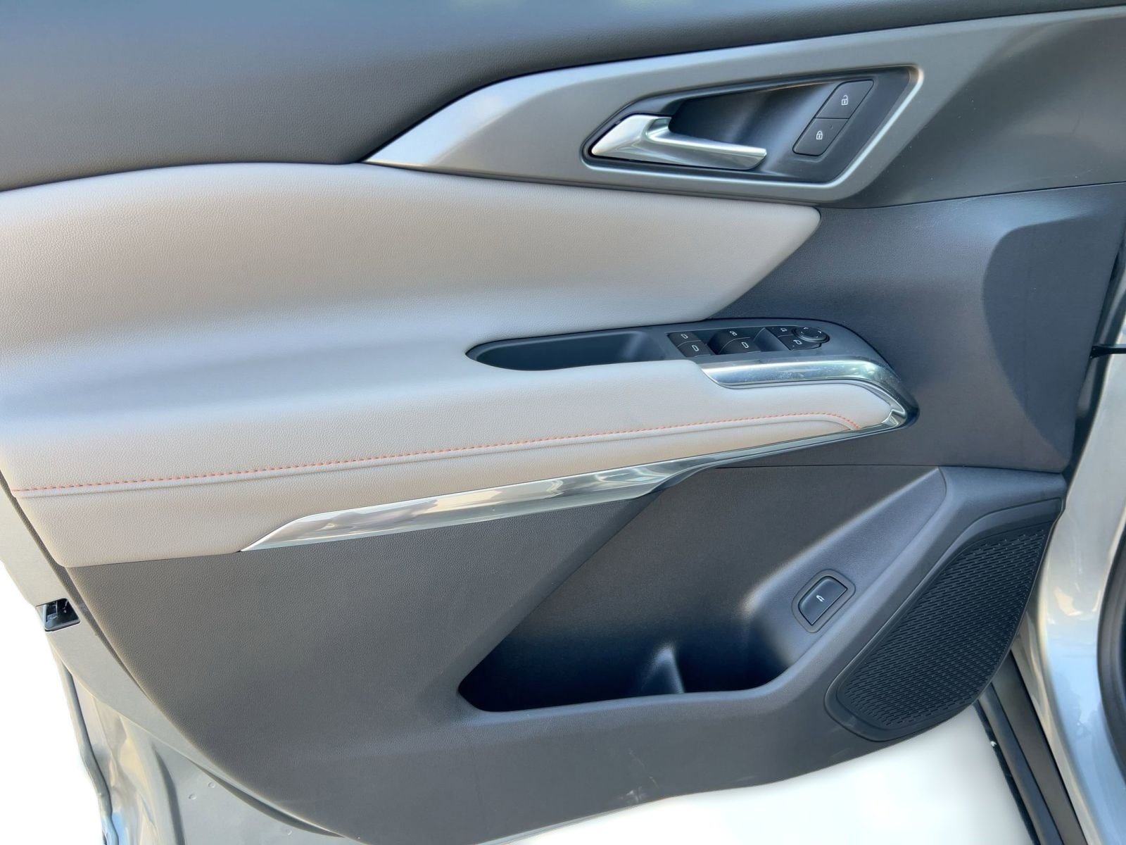 2026 Chevrolet Traverse LT - Photo 12