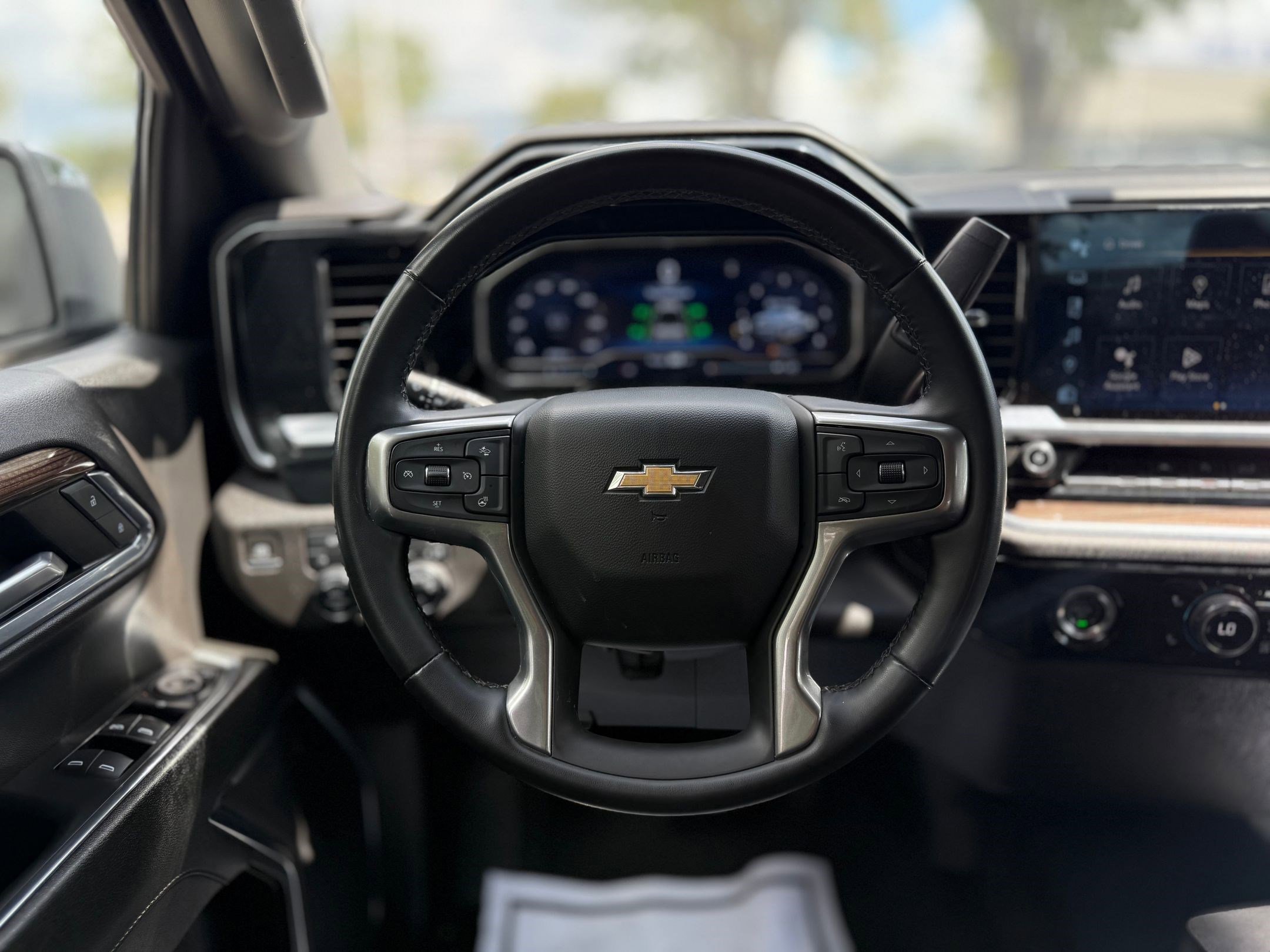 2024 Chevrolet Silverado 1500 LT photo 3