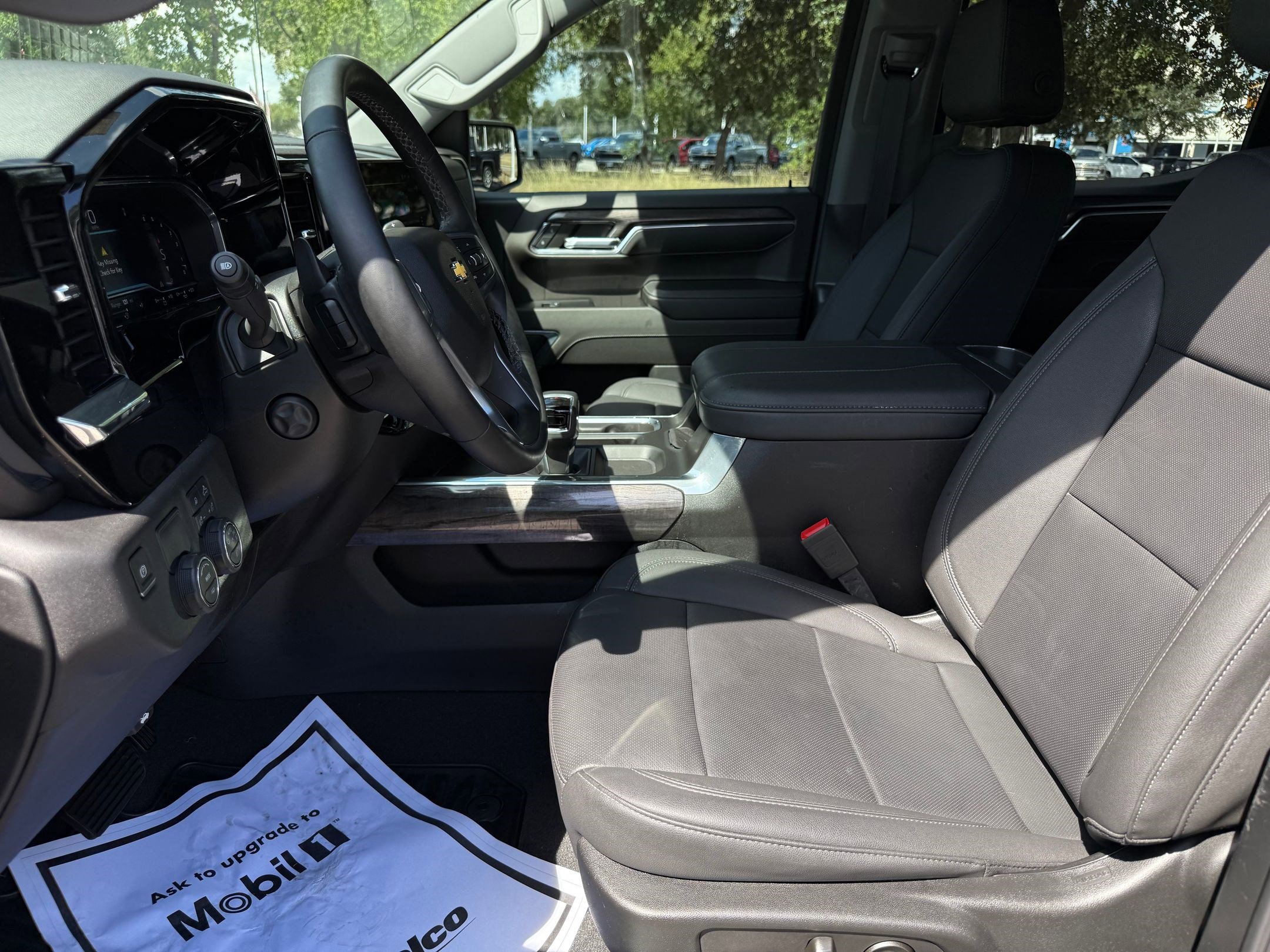 2024 Chevrolet Silverado 1500 LTZ photo 3