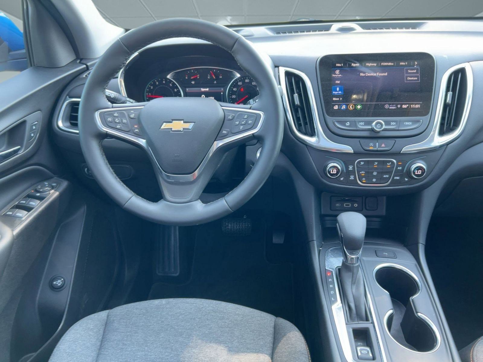 2024 Chevrolet Equinox LT photo 4