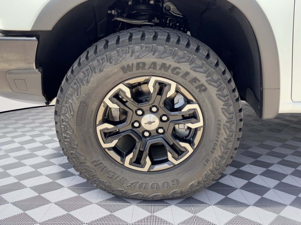 2026 Chevrolet Silverado 1500 ZR2 - Photo 12