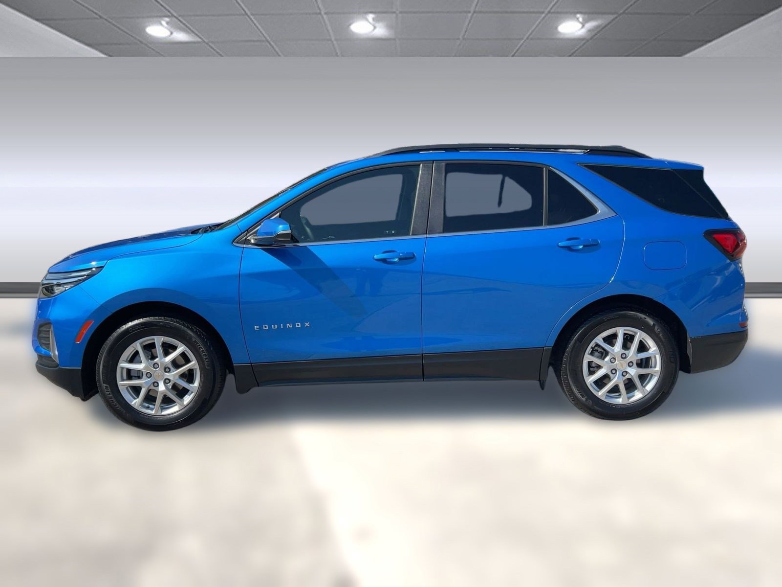 2024 Chevrolet Equinox LT photo 2