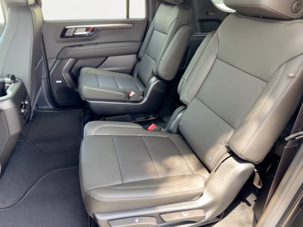 2026 Chevrolet Suburban LT - Photo 25