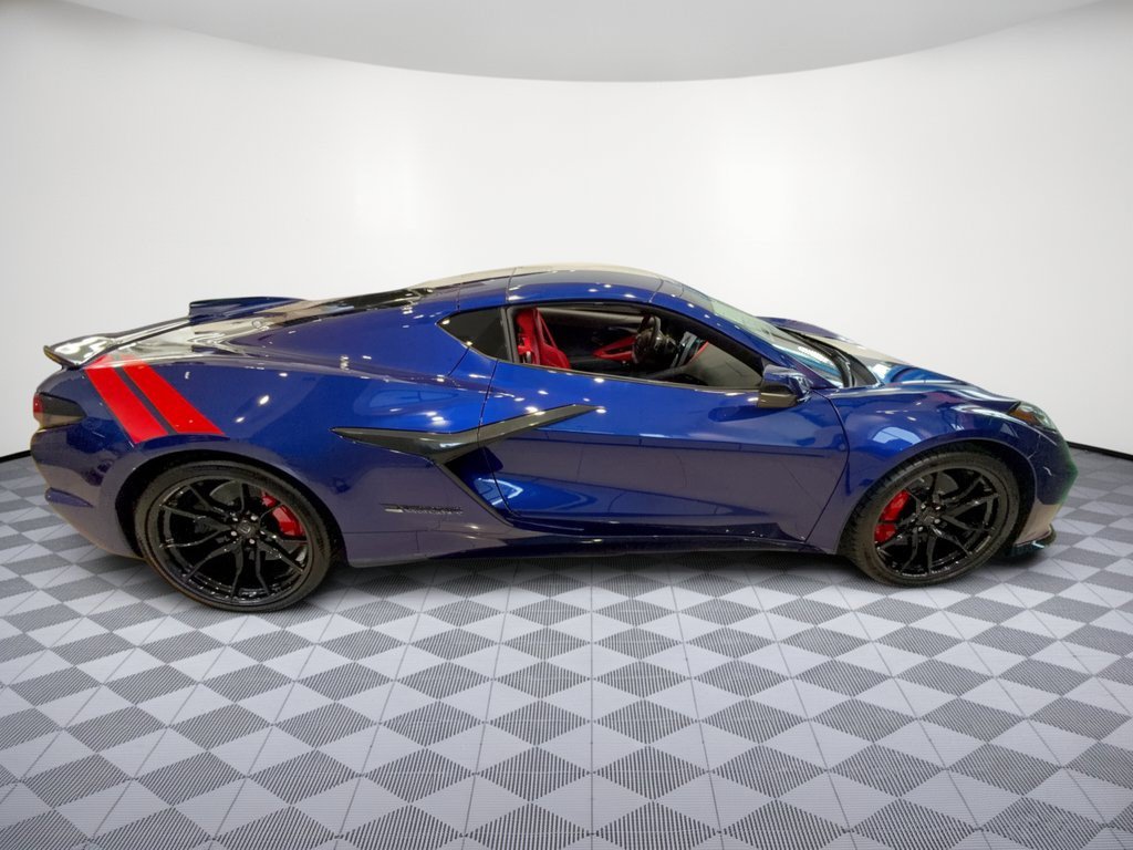 2027 Chevrolet Corvette 2LT - Photo 8