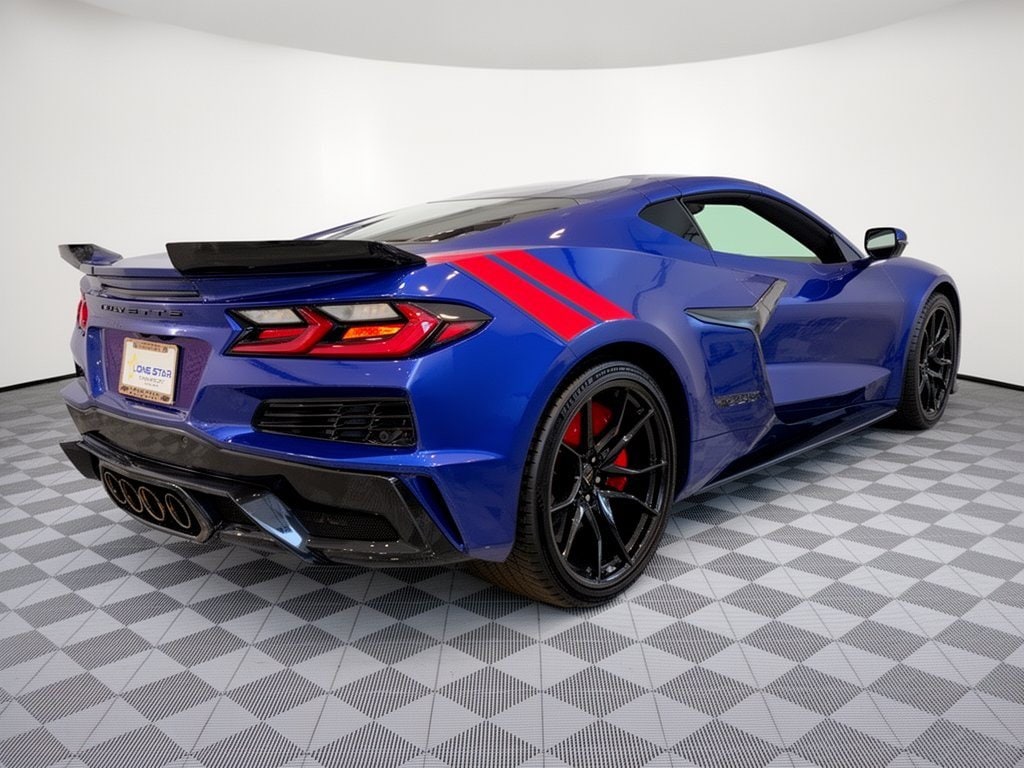 2027 Chevrolet Corvette 2LT - Photo 9