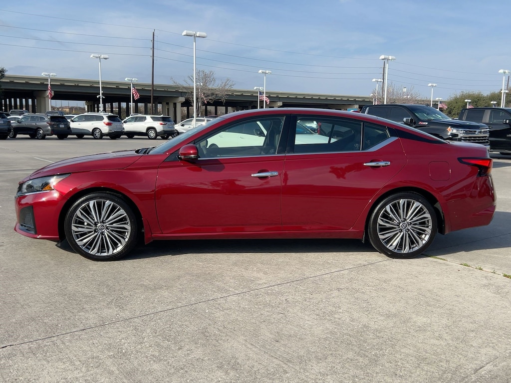 Used 2025 Nissan Altima SL FWD Sedan