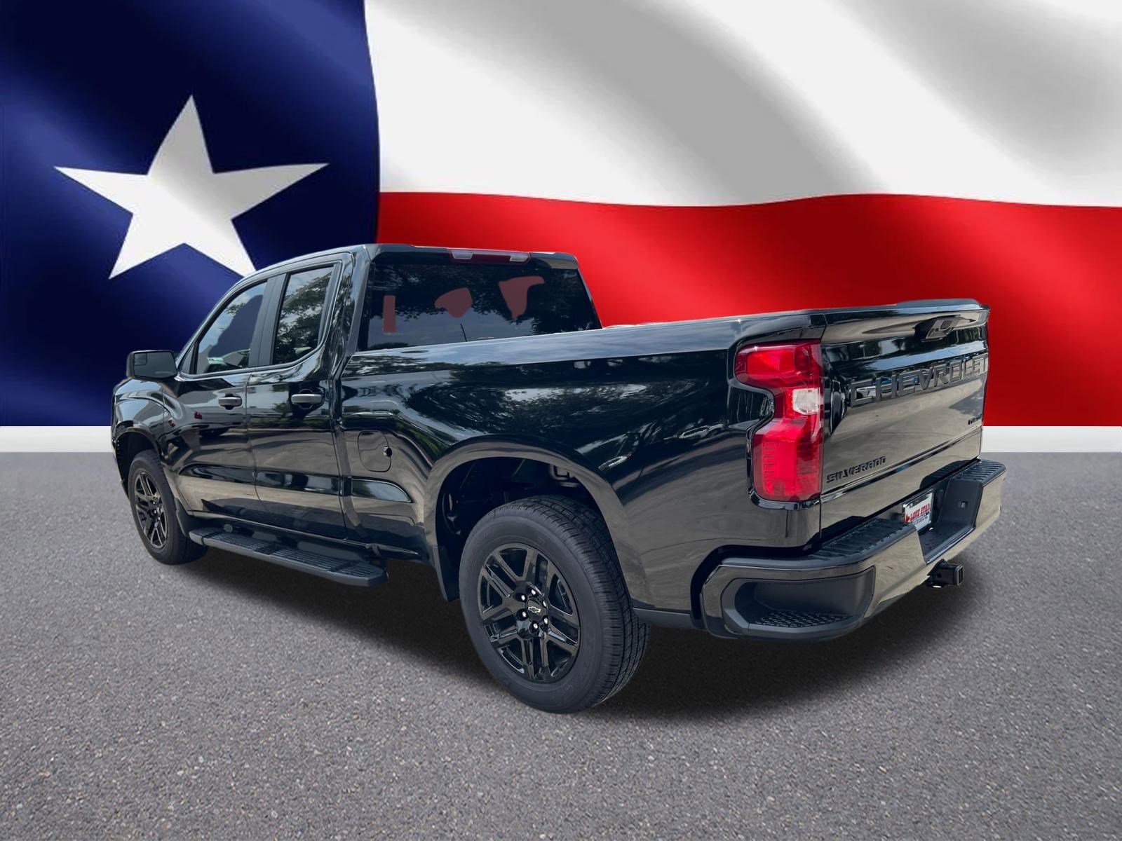 2026 Chevrolet Silverado 1500 Custom photo 2
