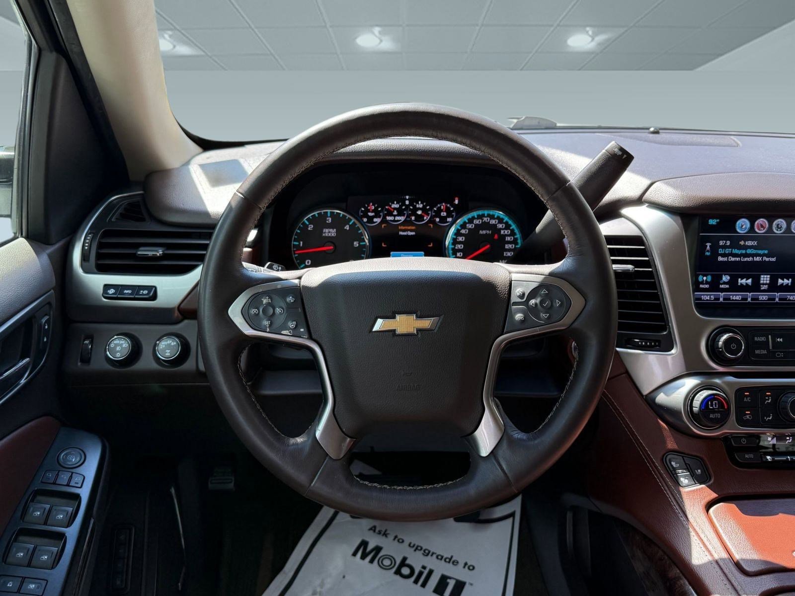 2017 Chevrolet Suburban Premier photo 4