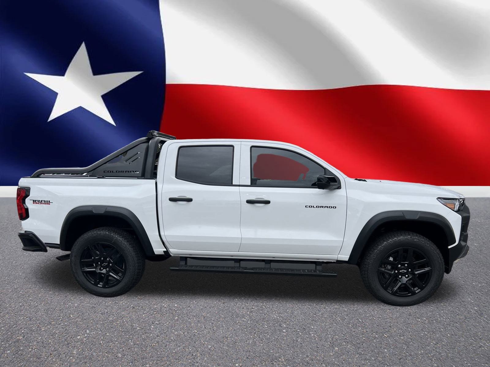 2025 Chevrolet Colorado Trail Boss photo 2