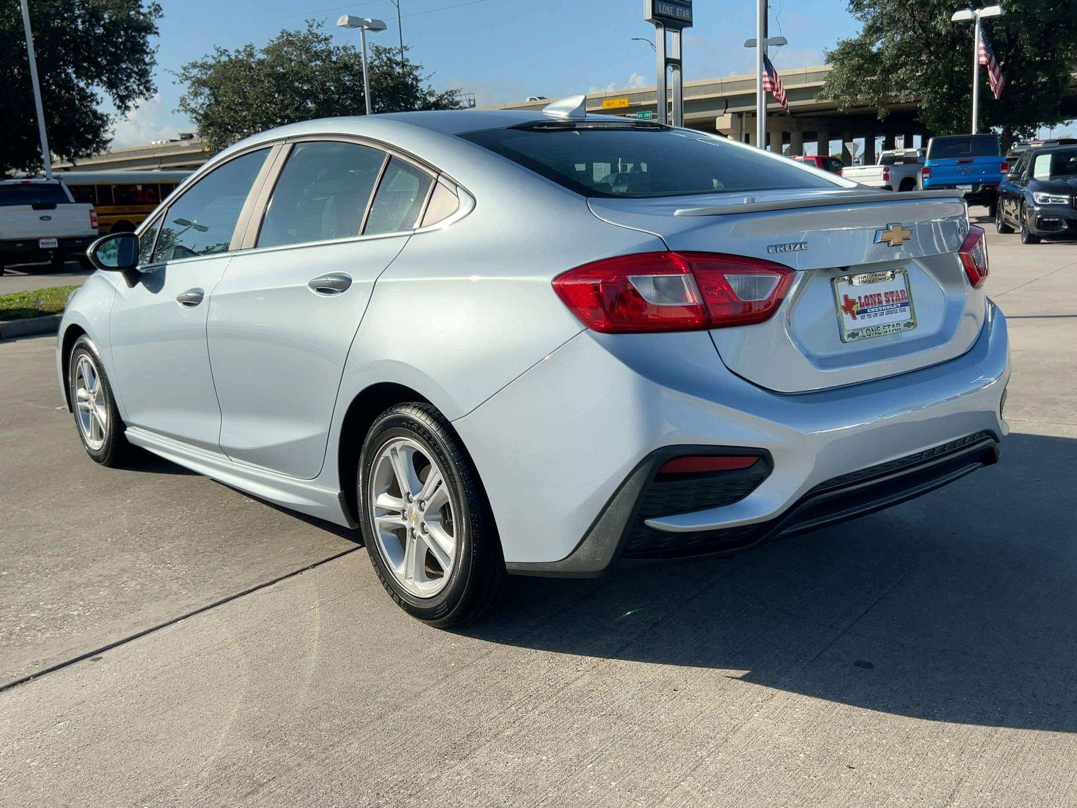 2017 Chevrolet Cruze LT photo 3