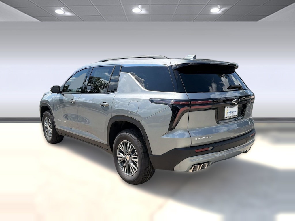 Used 2026 Chevrolet Traverse LT SUV