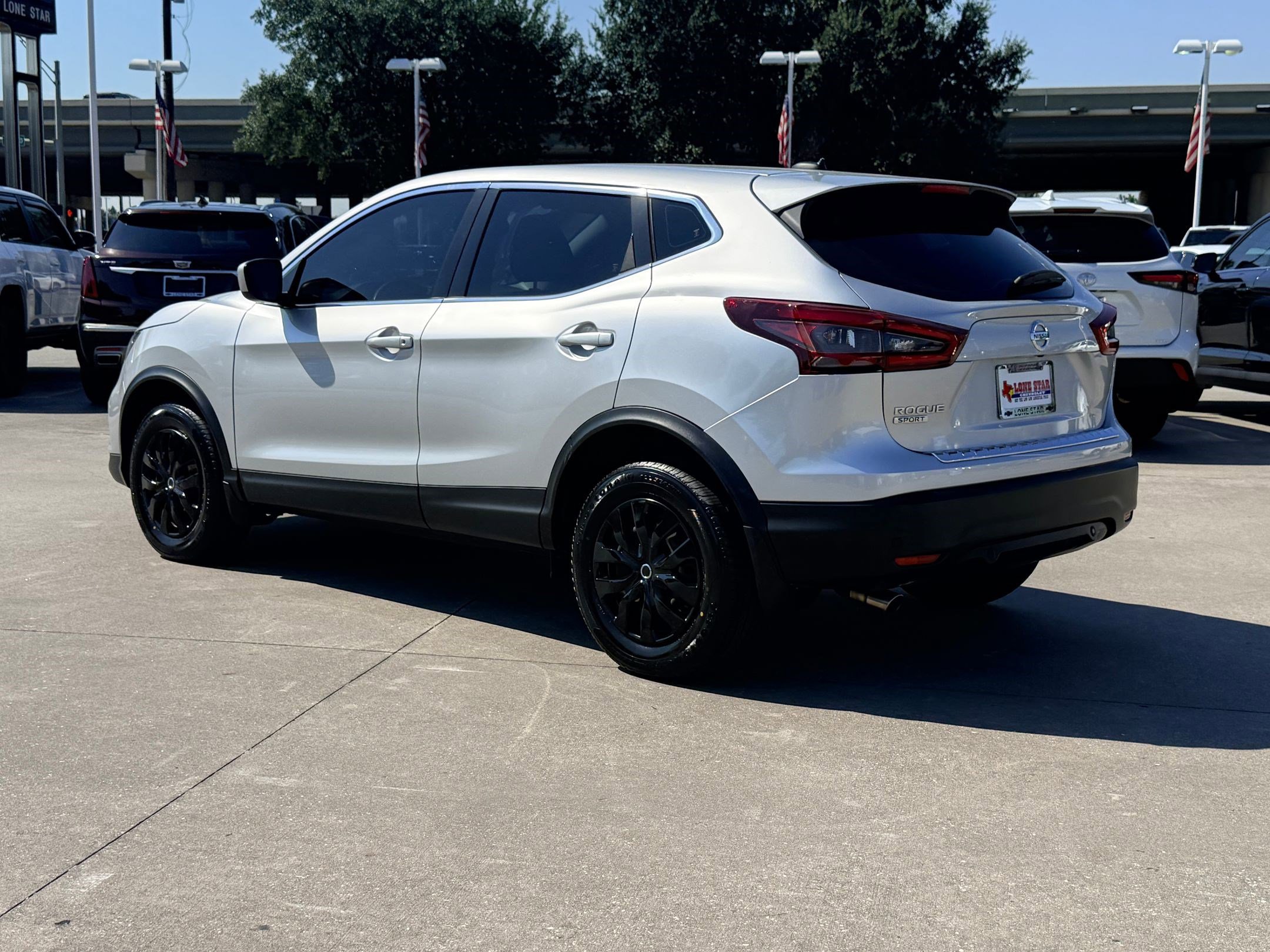 2020 Nissan Rogue Sport S photo 3