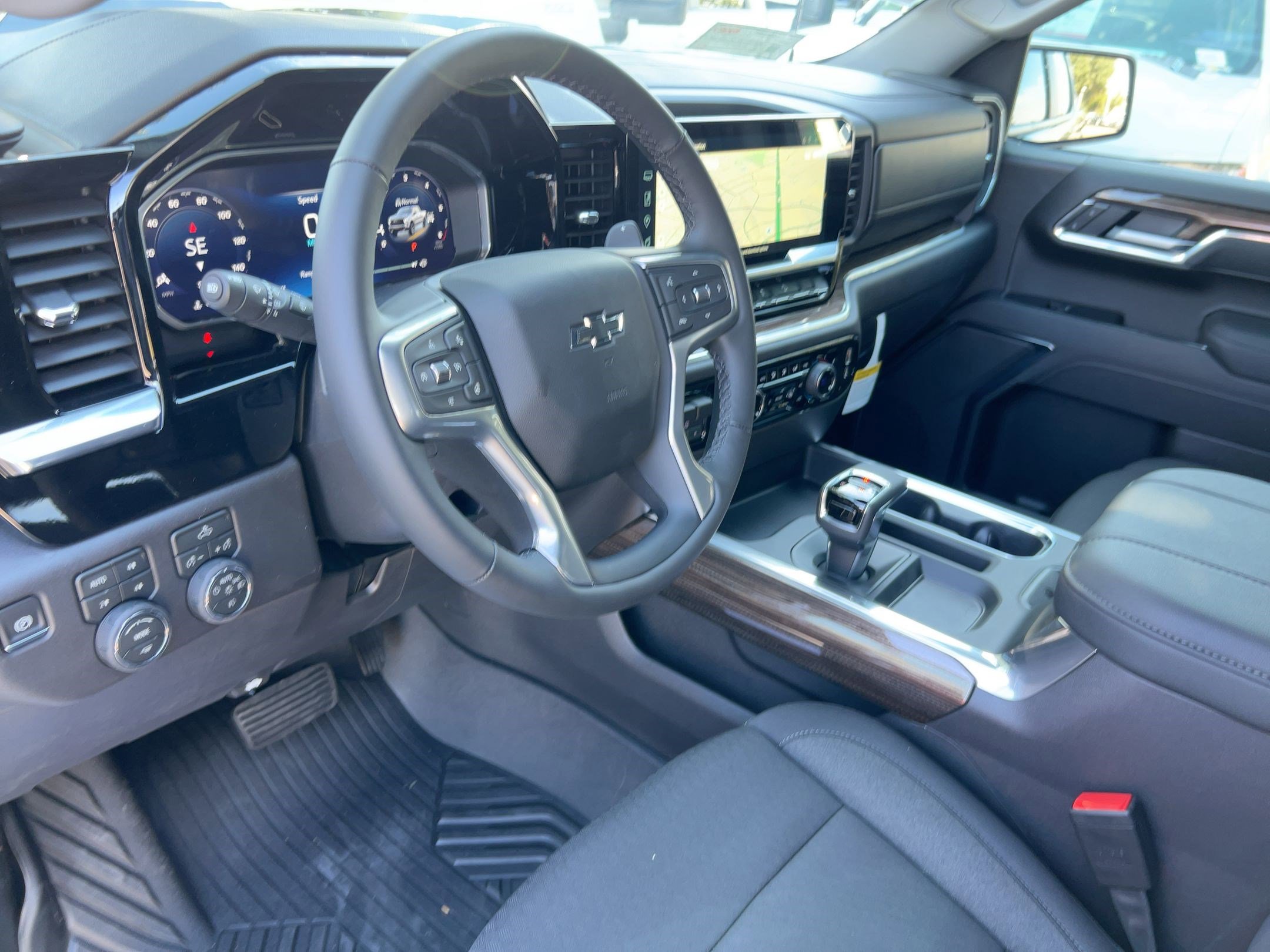 2026 Chevrolet Silverado 1500 LT Trail Boss photo 4