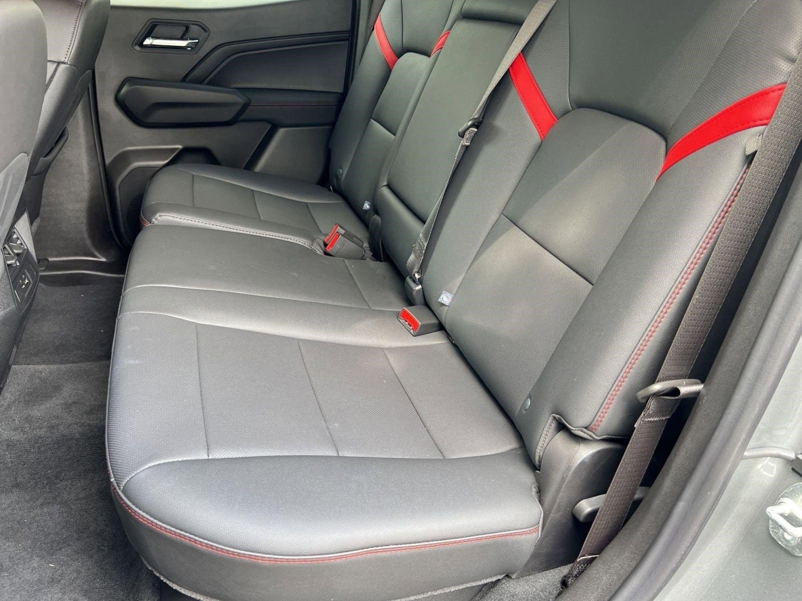 2025 Chevrolet Colorado Z71 - Photo 14