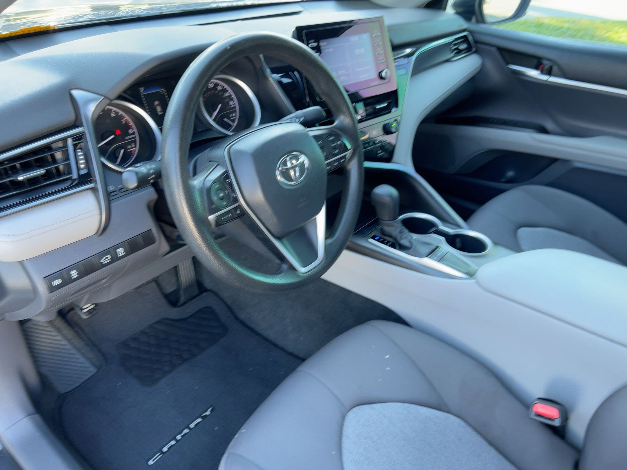 2023 Toyota Camry LE photo 4