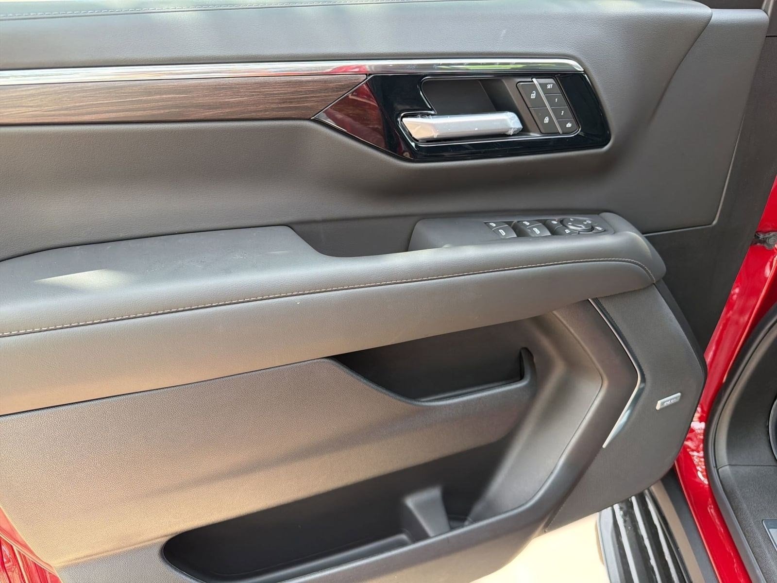 2026 Chevrolet Suburban LT - Photo 12