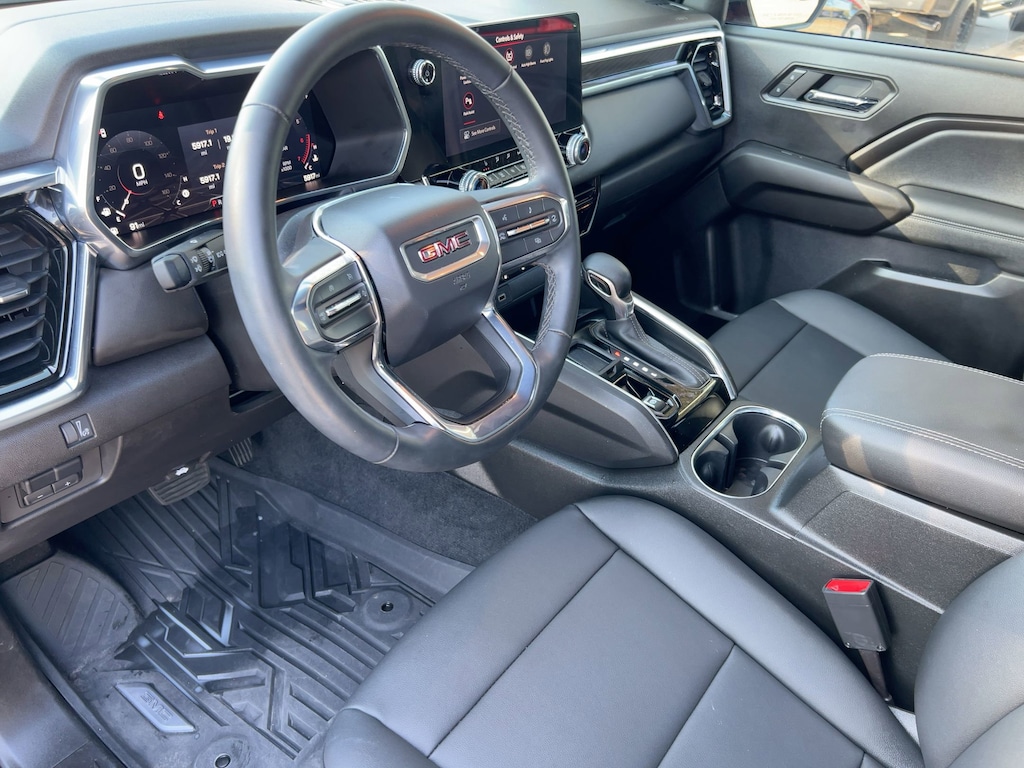 Used 2025 GMC Canyon Elevation Truck