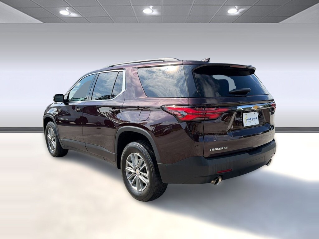Used 2023 Chevrolet Traverse LT Cloth SUV