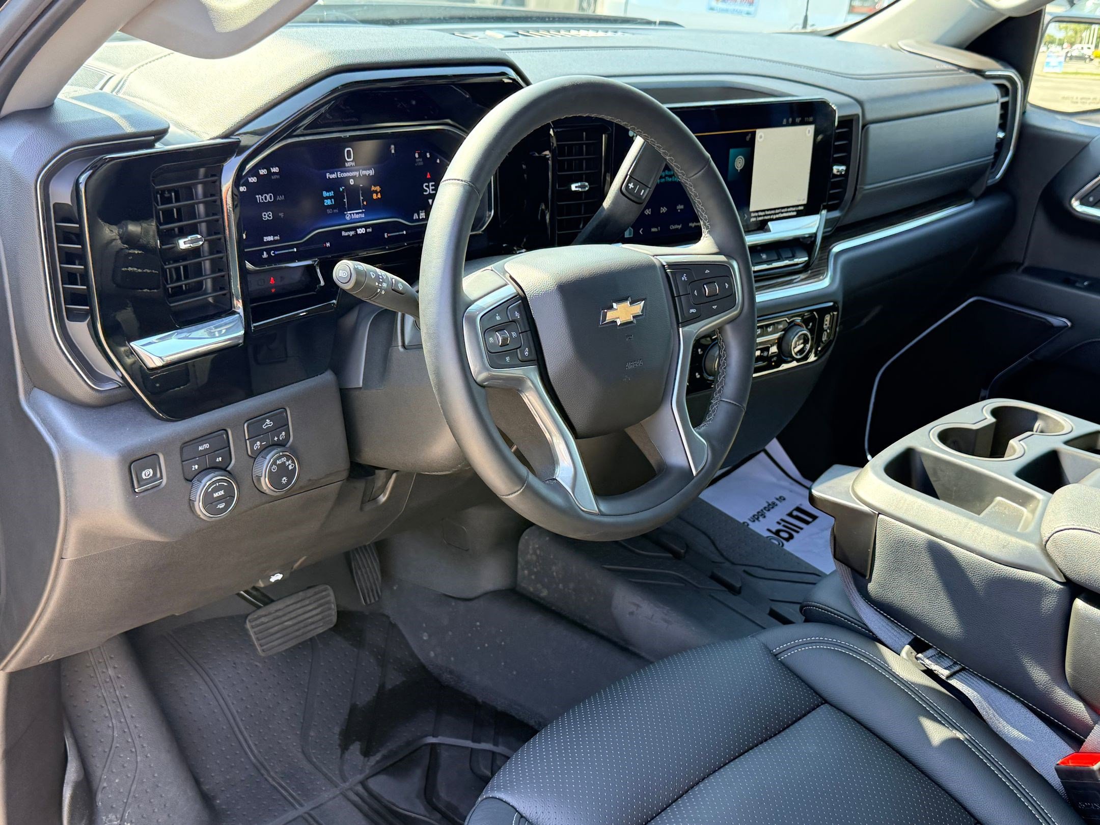 2024 Chevrolet Silverado 1500 LT photo 4