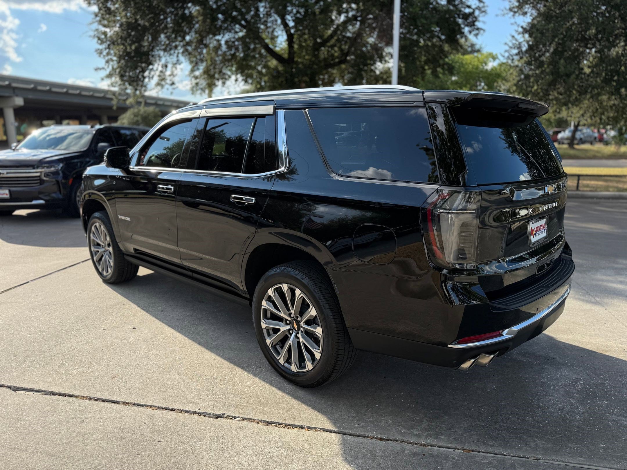 2025 Chevrolet Tahoe High Country photo 3
