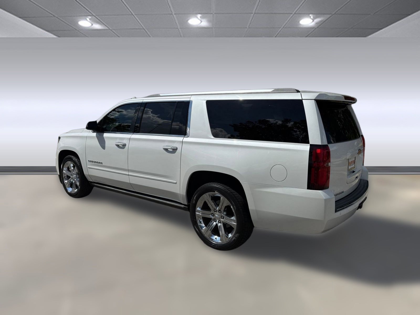 2017 Chevrolet Suburban Premier photo 3