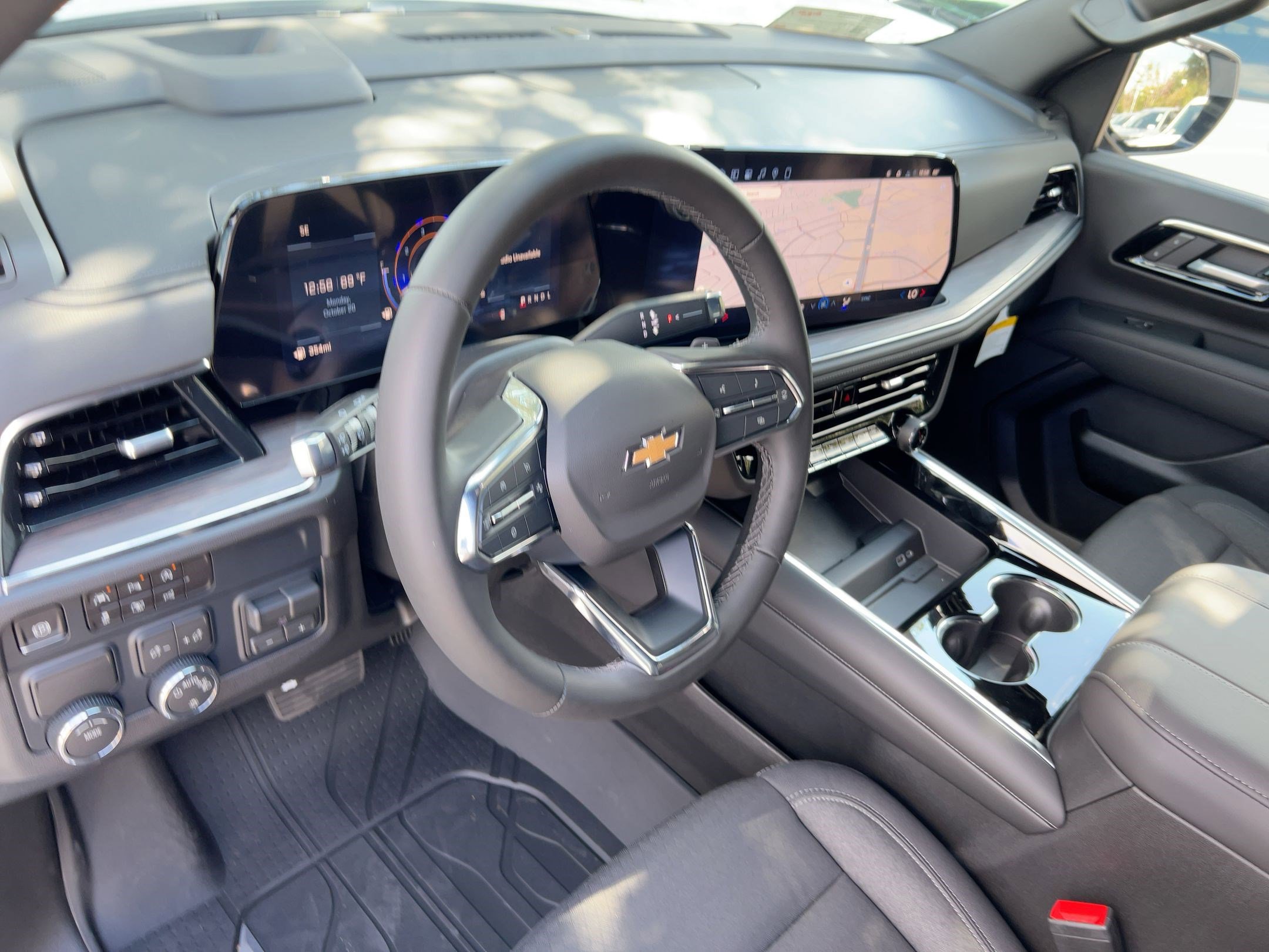 2026 Chevrolet Tahoe LS photo 4