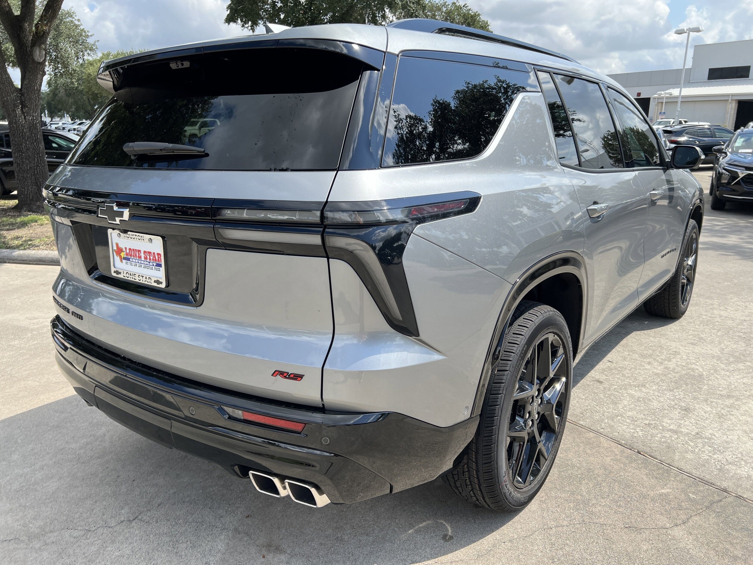 2026 Chevrolet Traverse RS photo 2