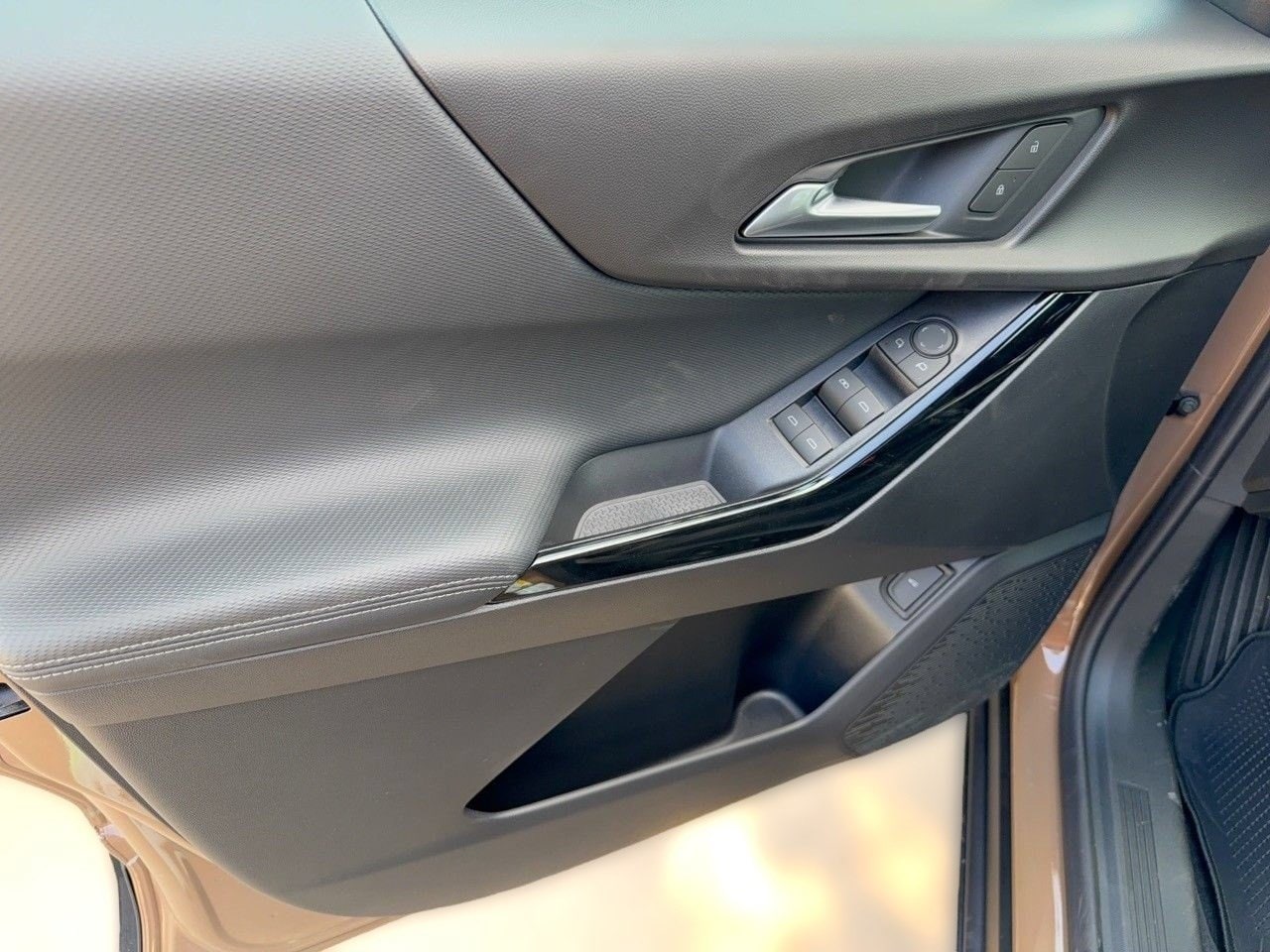 2027 Chevrolet Equinox LT - Photo 14
