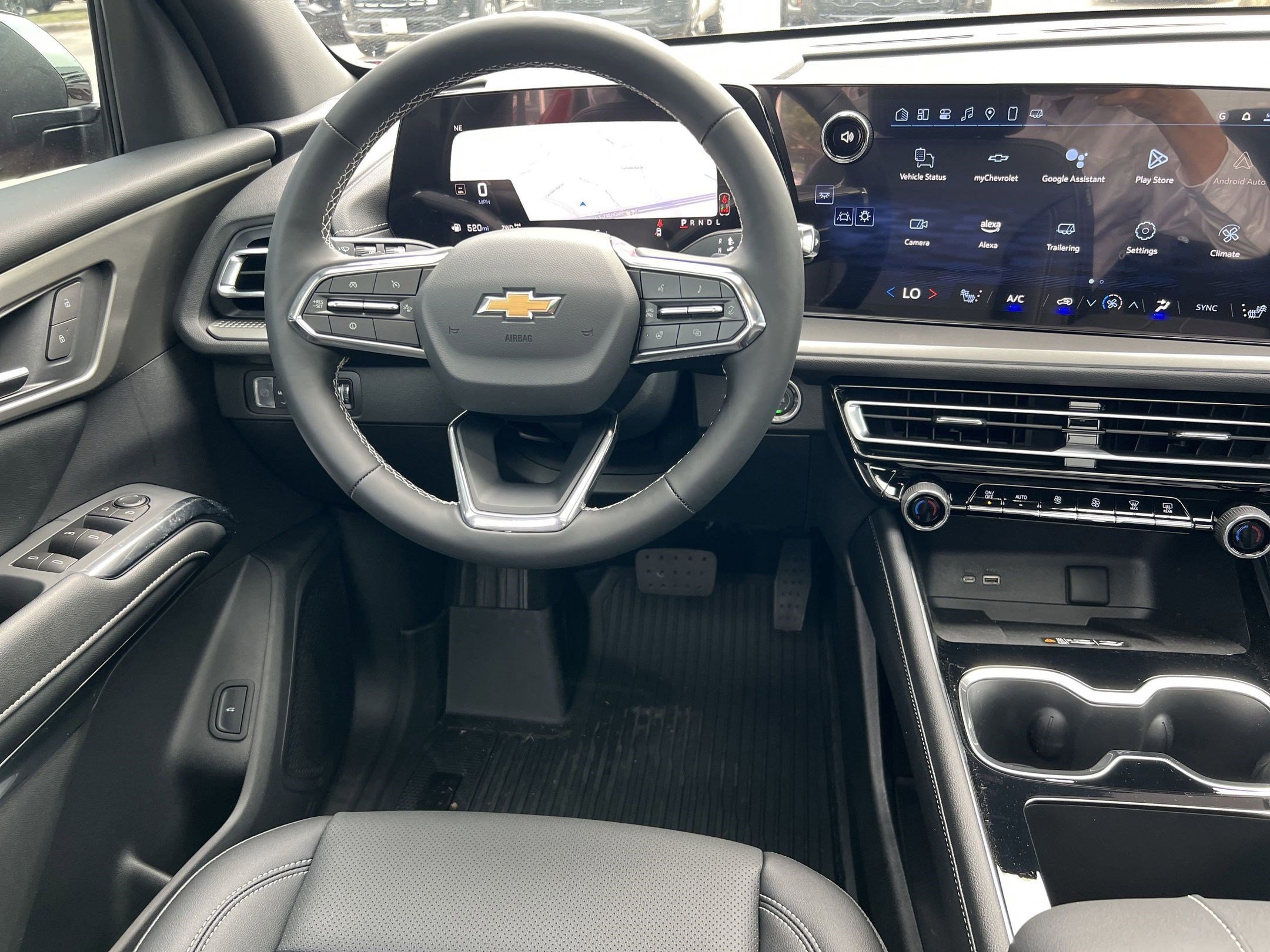 2025 Chevrolet Traverse photo 4