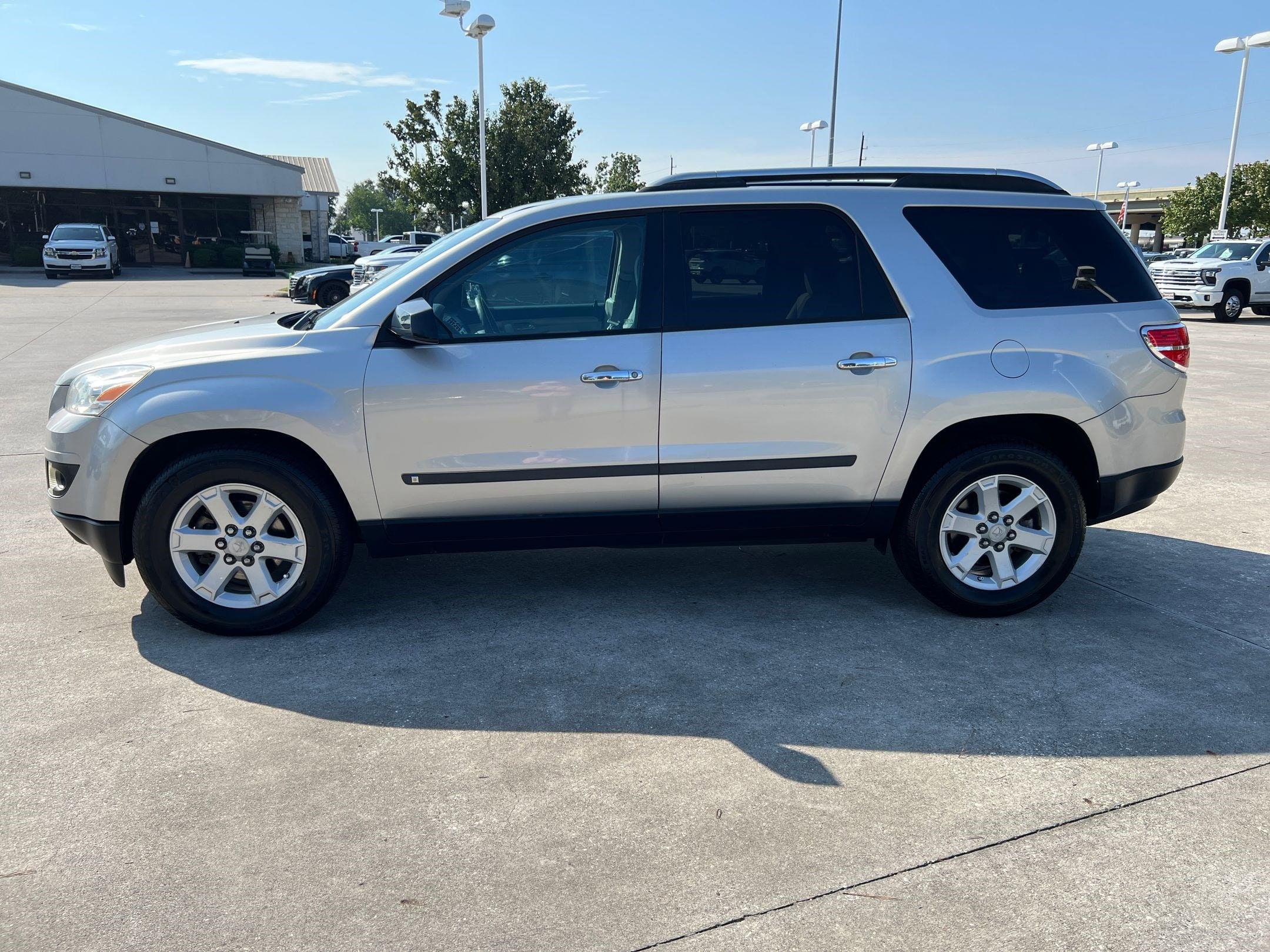 Used 2007 Saturn Outlook XE with VIN 5GZER13727J102851 for sale in Baytown, TX