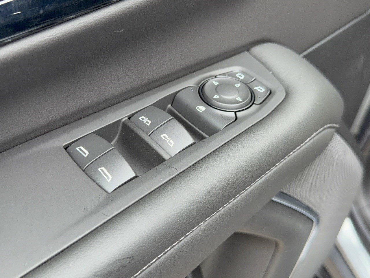 2026 Chevrolet Suburban LS - Photo 15