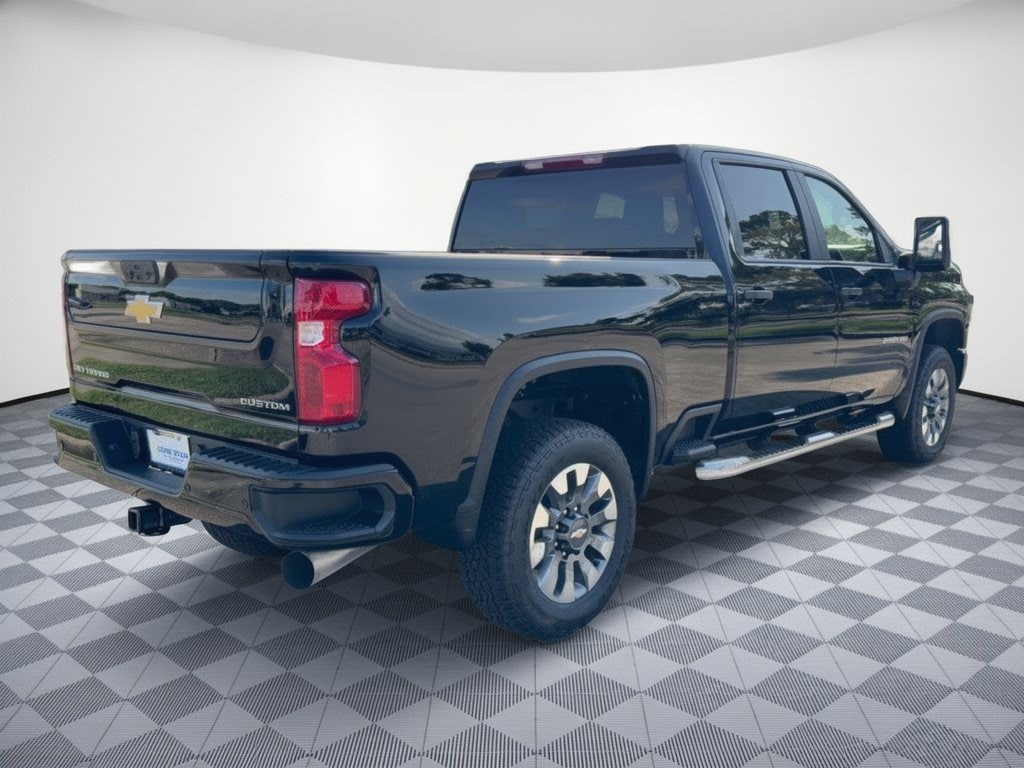 2026 Chevrolet Silverado 2500 HD Custom - Photo 9