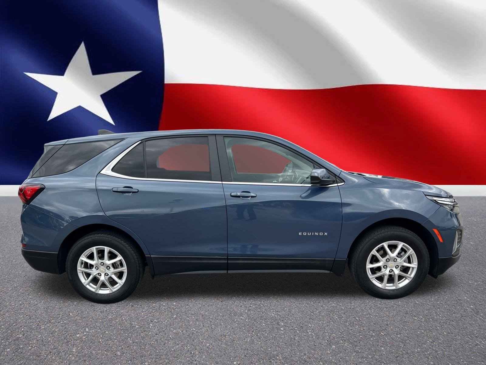 2024 Chevrolet Equinox LT photo 2