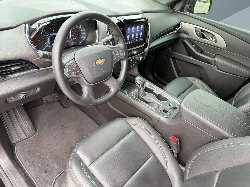 Used 2023 Chevrolet Traverse LT Leather SUV