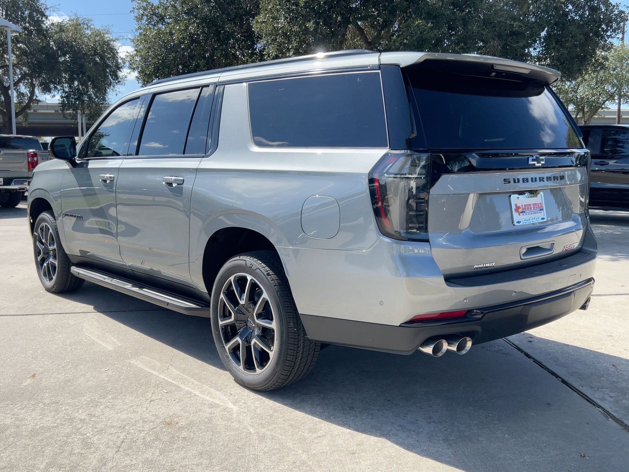 2026 Chevrolet Suburban RST photo 3