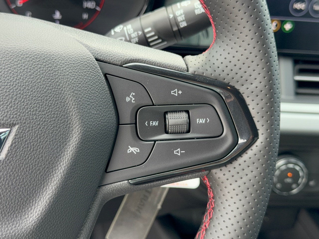 2026 Chevrolet Trax RS - Photo 19