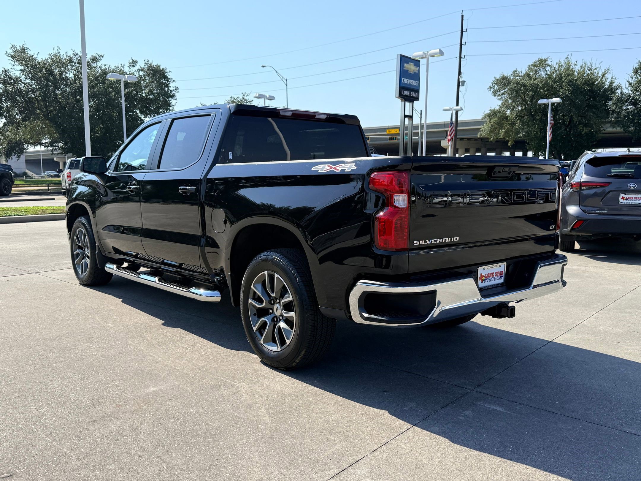 2024 Chevrolet Silverado 1500 LT photo 3