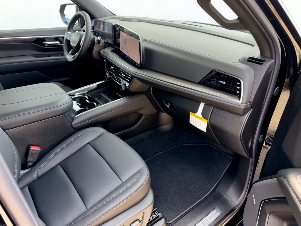 2026 Chevrolet Suburban LT - Photo 30