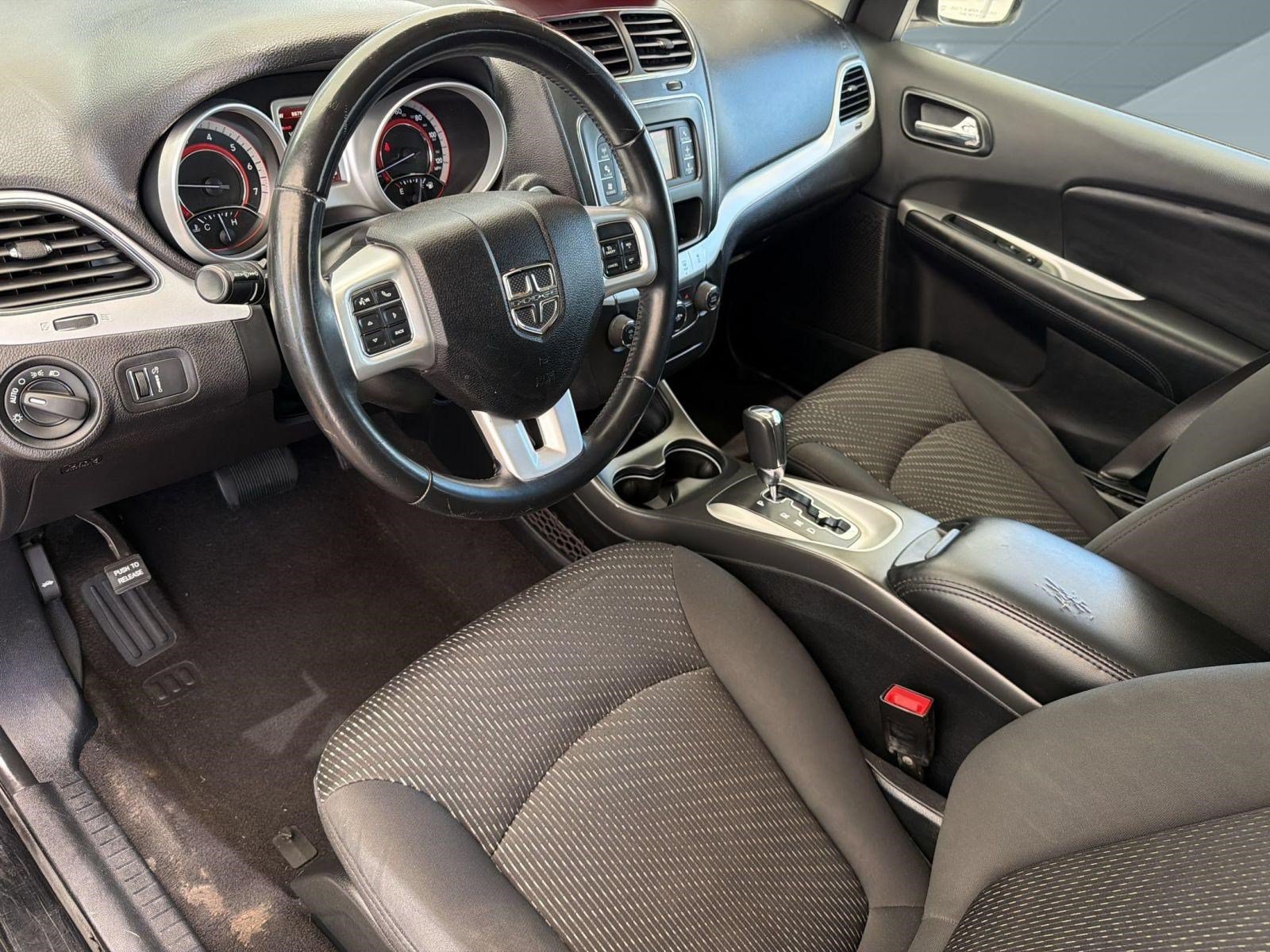 Journey SE SUV