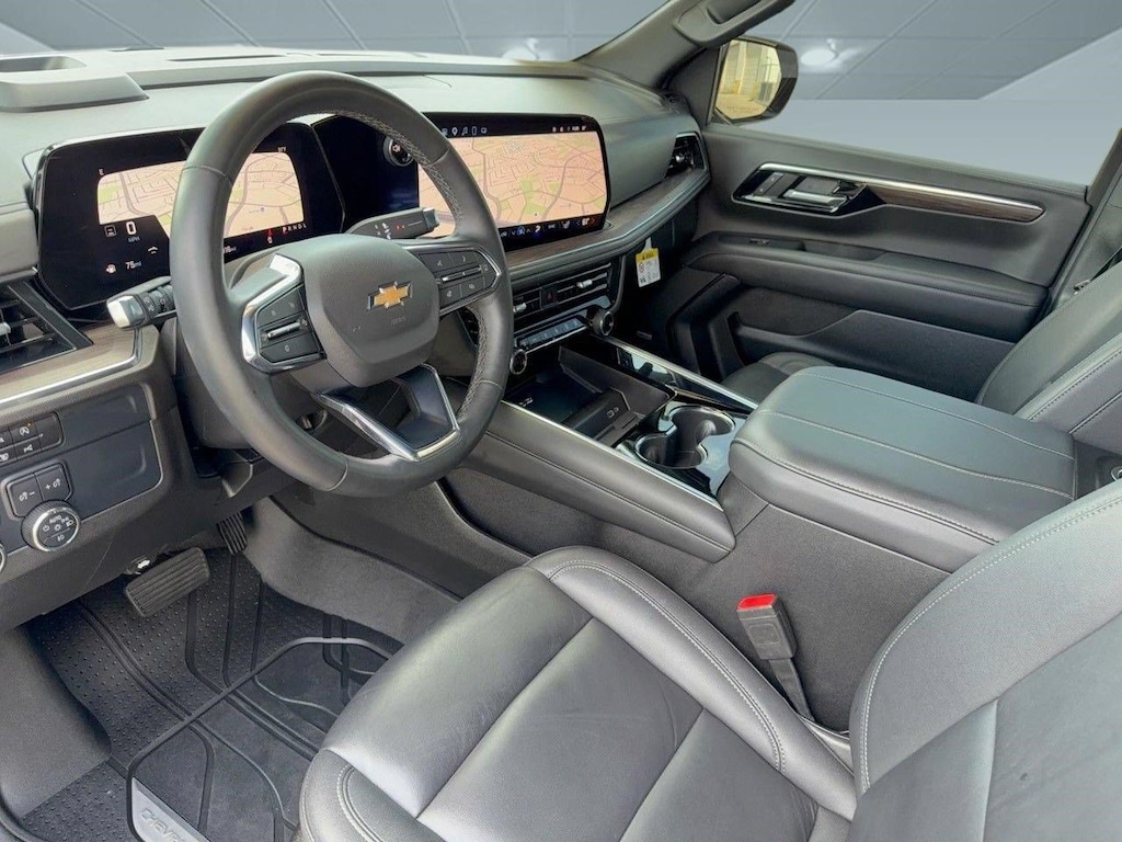 Used 2025 Chevrolet Suburban LT SUV