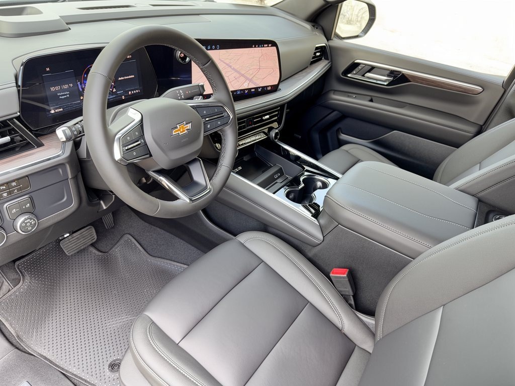 New 2026 Chevrolet Suburban LT SUV