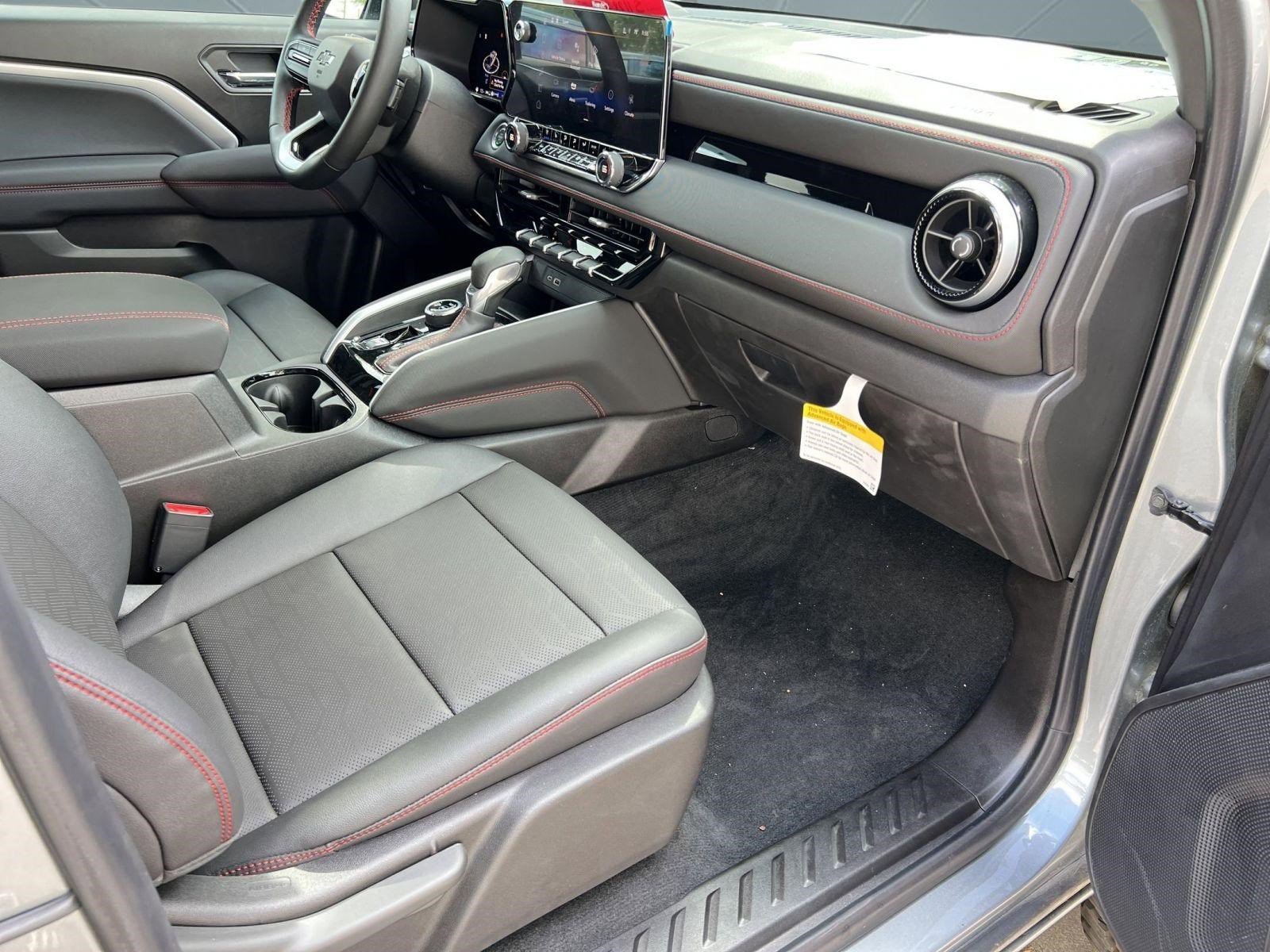 2025 Chevrolet Colorado Z71 - Photo 31