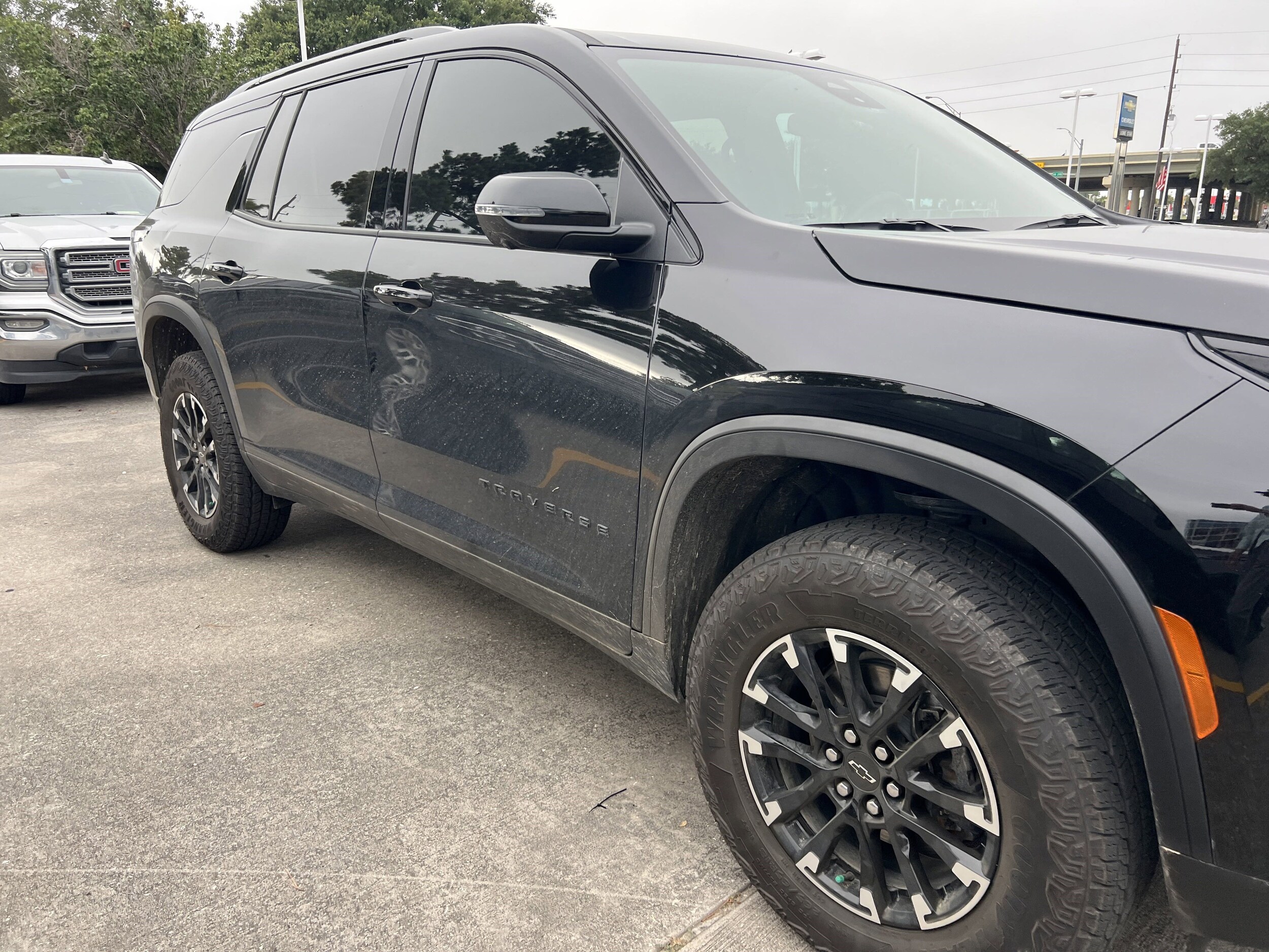 2024 Chevrolet Traverse Z71 photo 3