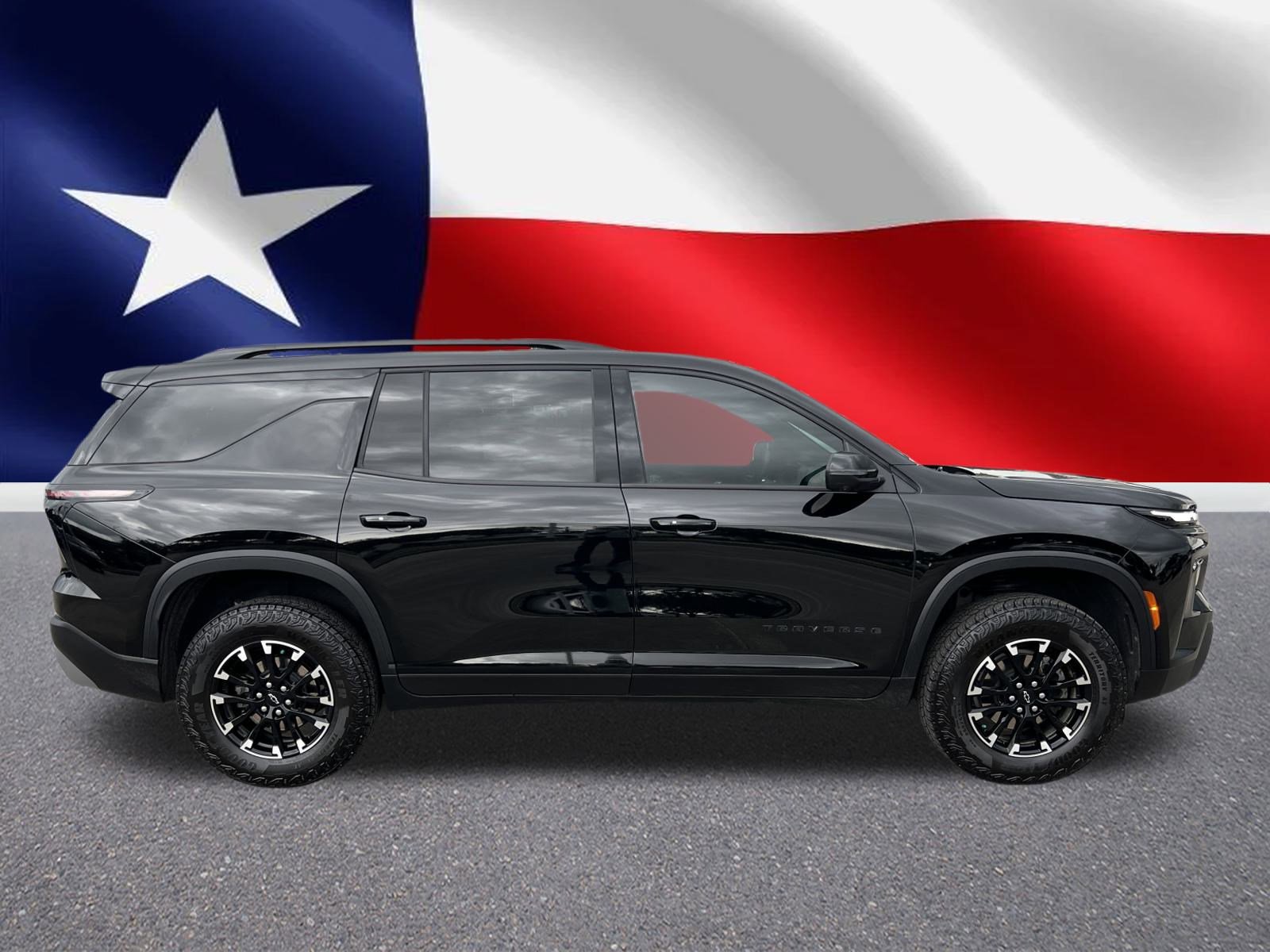 2024 Chevrolet Traverse Z71 photo 2