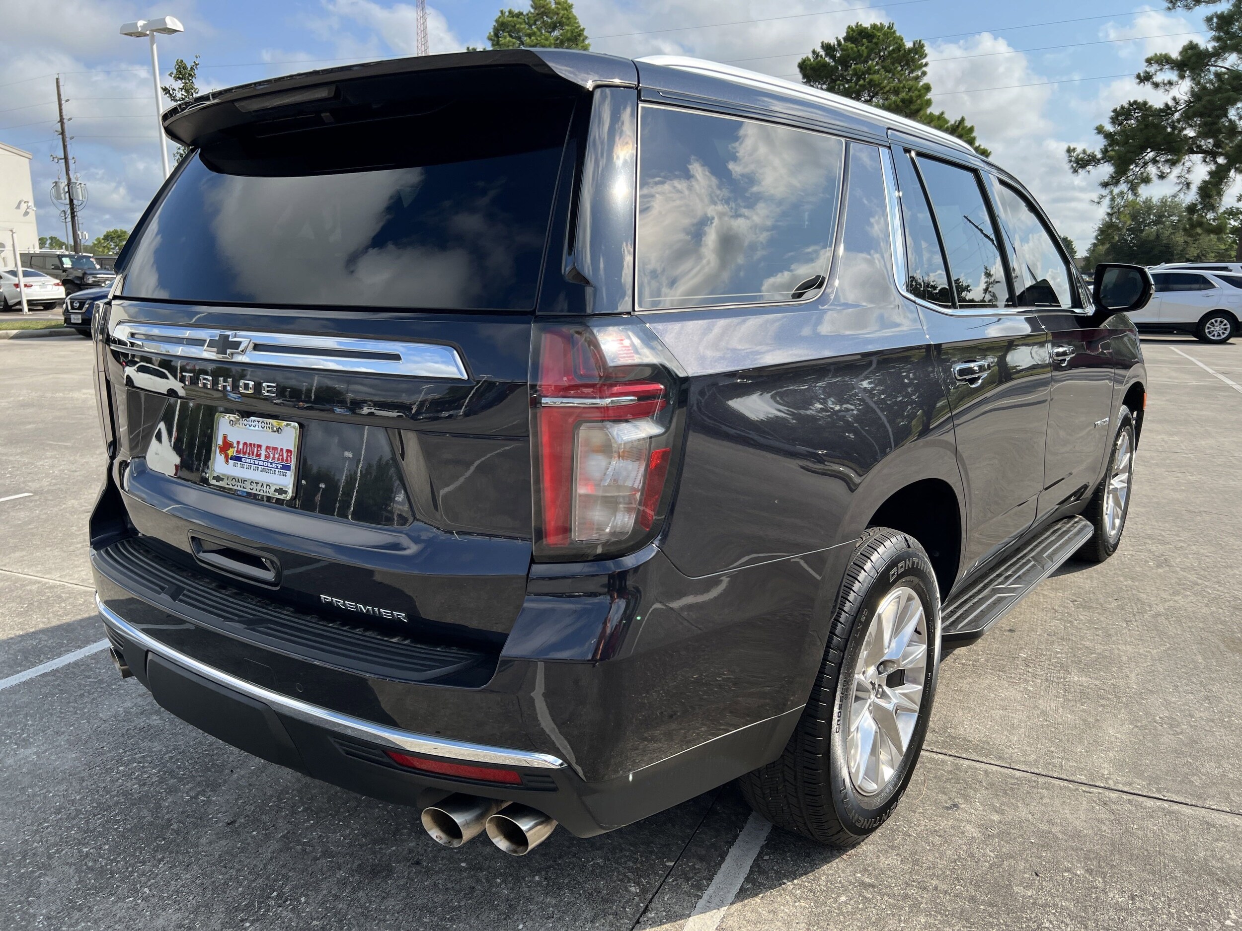 2023 Chevrolet Tahoe Premier photo 2