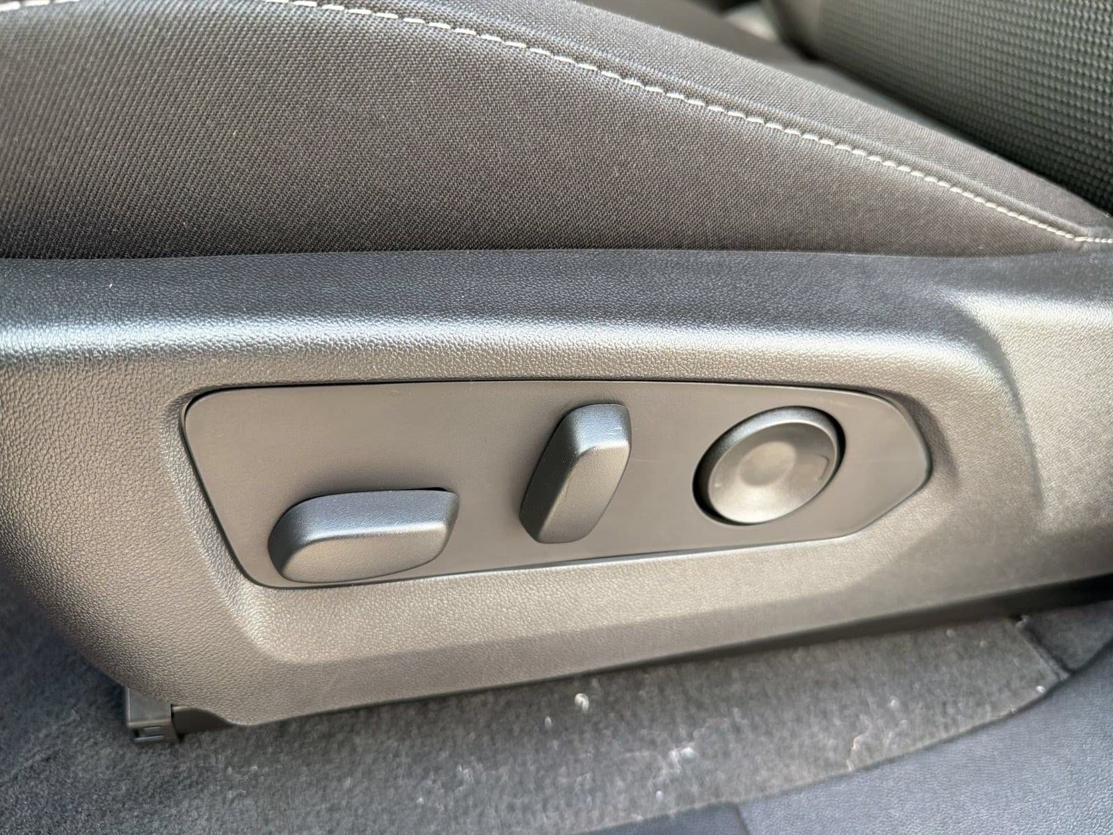 2026 Chevrolet Colorado LT - Photo 15