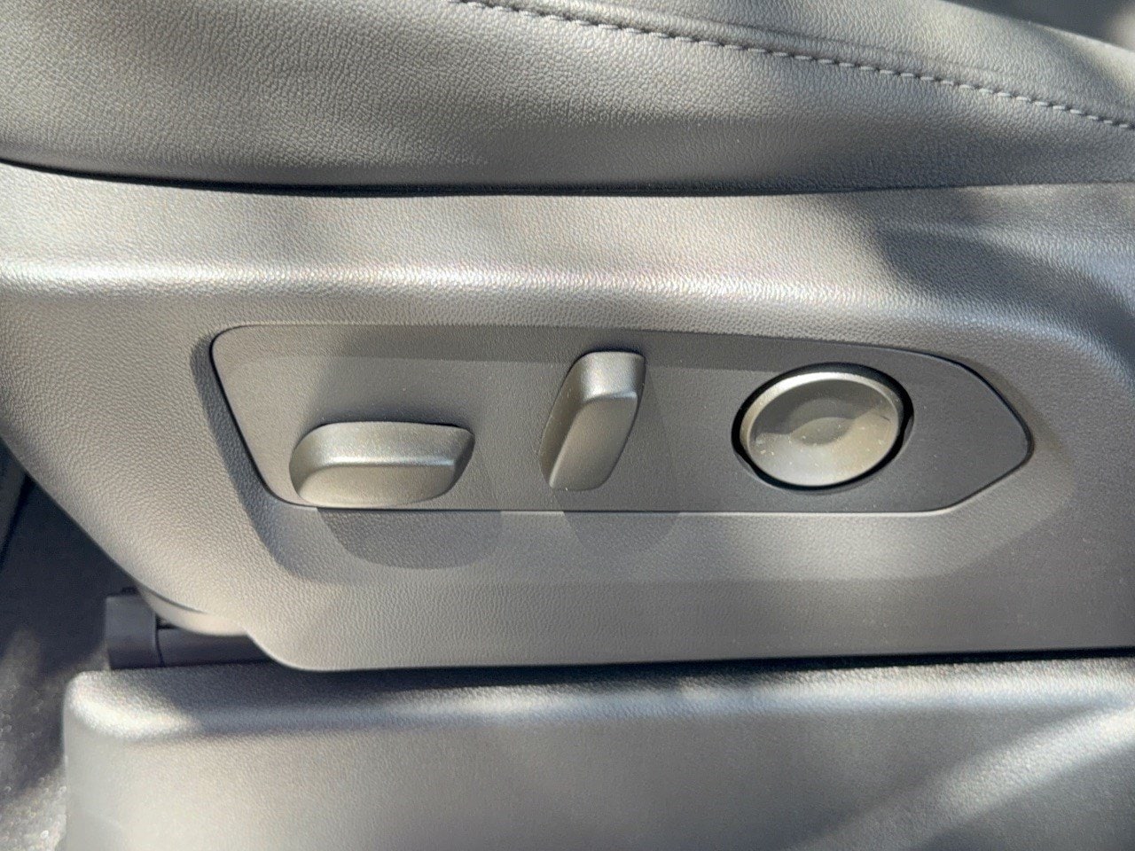 2026 Chevrolet Suburban LT - Photo 16