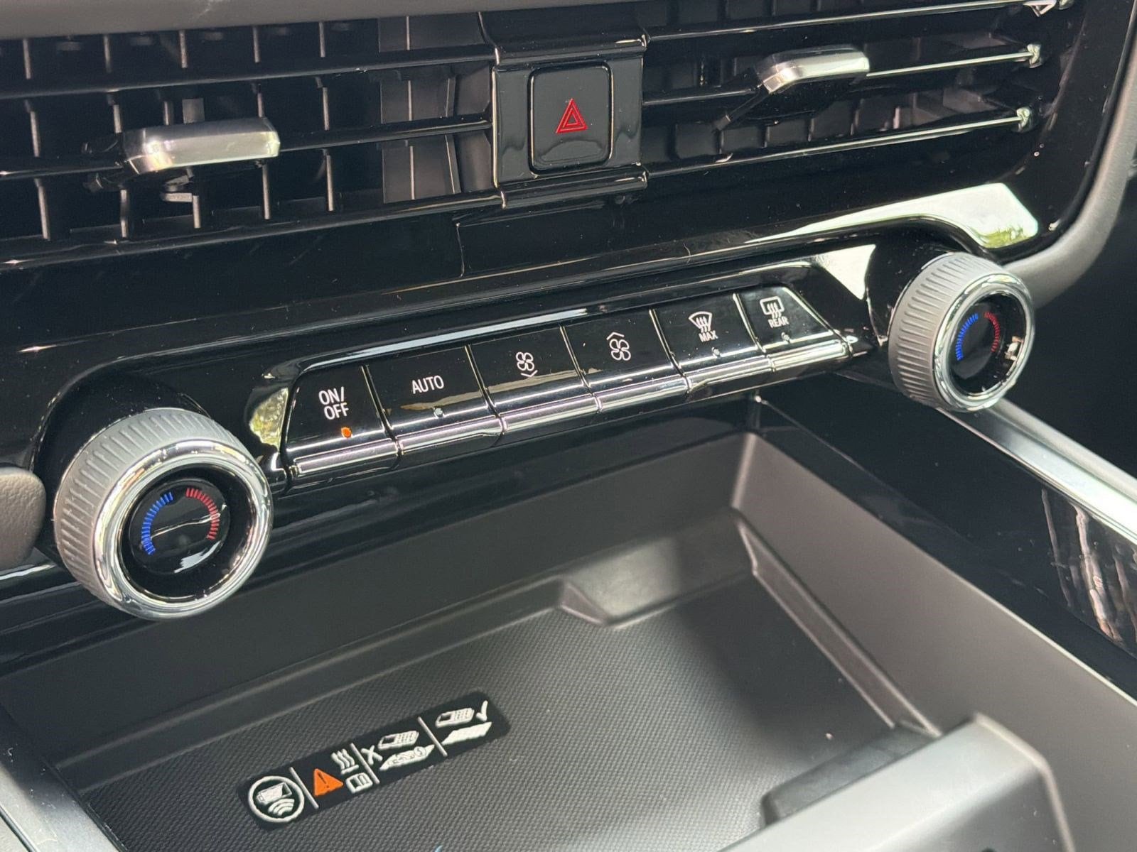 2026 Chevrolet Suburban LT - Photo 16