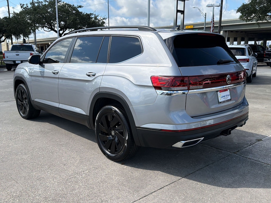 Used 2025 Volkswagen Atlas 2.0T SE w/Technology SUV