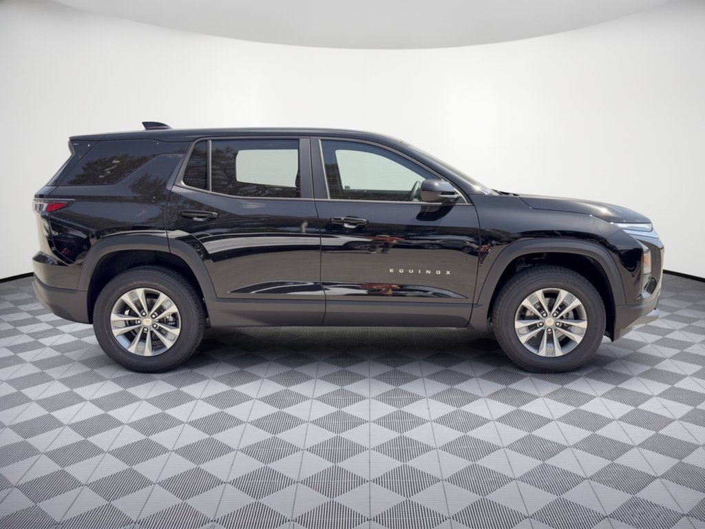 2027 Chevrolet Equinox LT - Photo 8